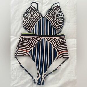 Clover Canyon Black and White One Piece Geometric Swimsuit Excellent Condition